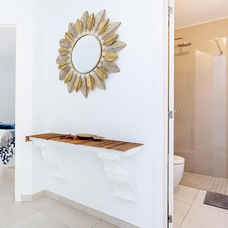 Sunny Paradise With Ocean View アパート アデヘ